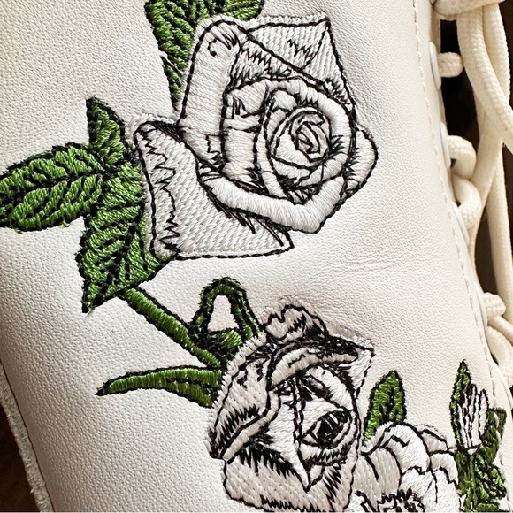 Dr Martens Vonda Floral Lace Up Boots - Picture 14 of 16